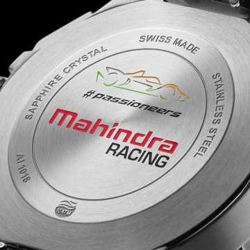 Foto Fondello Orologio Maurice Lacroix Aikon Chronograph Quartz Special Edition Mahindra Racing 