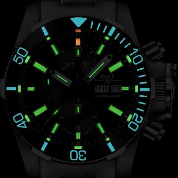 Foto Luminescenza Orologio Ball Engineer Hydrocarbon Submarine Warfare Ceramic Chronograph