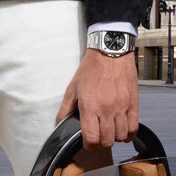 Foto Lifestyle Orologio Bell&Ross BR 05 Black Steel