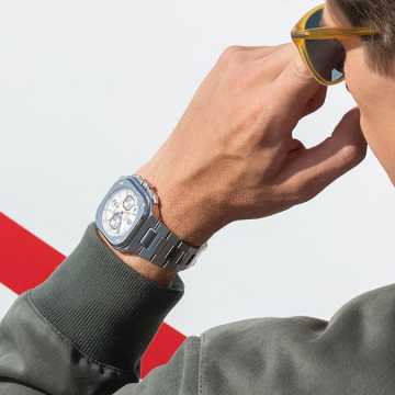 Foto Lifesyle Orologio Bell&Ross BR 05 Chrono White Hawk