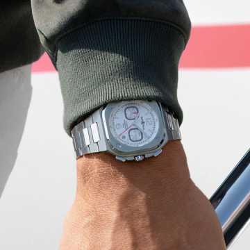 Foto Lifesyle Orologio Bell&Ross BR 05 Chrono White Hawk