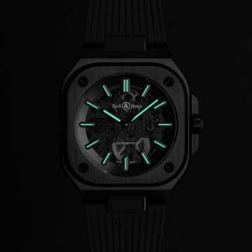 Foto Luminescenza Orologio Bell&Ross BR 05 Skeleton Black Ceramic