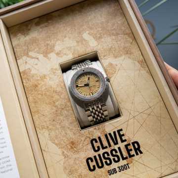Foto Box Foto Cassa Orologio Doxa Sub 300T Clive Cussler Edition