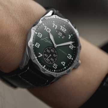 Foto Polso Foto Quadrante Orologio Junghans Pilot Automatic 27-4495-00