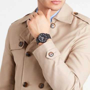 Foto Polso Foto Fondello Orologio Mondaine Essence Nero 41 mm