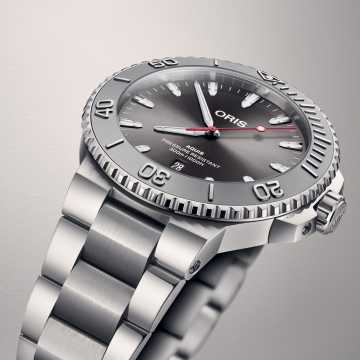 Foto Quadrante Orologio Oris Aquis Date Relief 01 733 7789 4153-07 8 23 04PEB