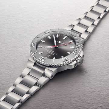 Foto Cassa Orologio Oris Aquis Date Relief 01 733 7789 4153-07 8 23 04PEB