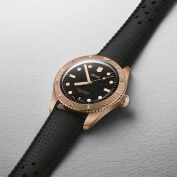 Foto Cassa Oris Orologio Divers Sixty-Five Cotton Candy Sepia