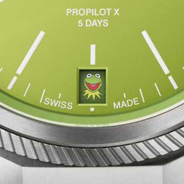 Foto Datario Orologio Oris Propilot X Kermit Edition