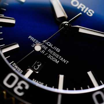 Foto Particolare Quadrante Orologio Oris Aquis Date 01 733 7766 4135-07 8 22 05PEB