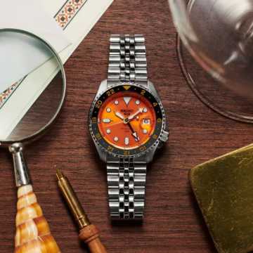 Foto Cassa Orologio Seiko 5 Automatique GMT Acier SSK005K1