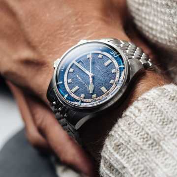 Foto Lifestyle Polso Orologio Spinnaker Bradner Pacific Blue