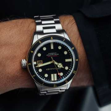 Foto Polso Orologio Spinnaker Cahill 300 Classic Black