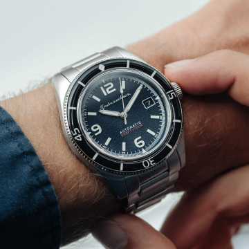 Foto Polso Orologio Spinnaker Fleuss Royal Blue