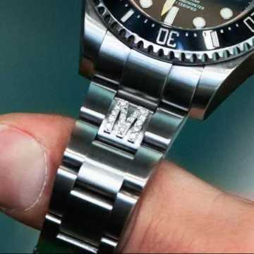 Clip Lettera M Diamanti Bianchi