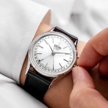 Foto Polso Orologio Vulcain Cricket President 39 mm Bianco 