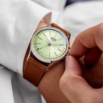 Foto Profilo Orologio Vulcain Cricket President 39 mm Pistacchio