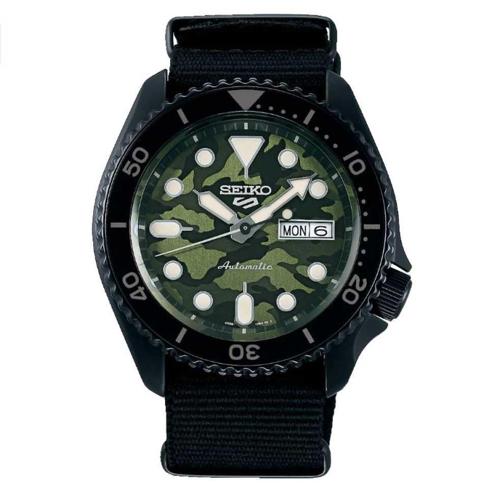 SEIKO - 5 SPORTS SFX CAMOUFLAGE STREET STYLE WATCH SRPJ37K1