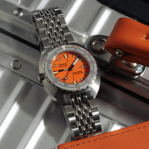 DOXA Unveils the SUB 300T Professional Aristera: An Icon for Left-Handed Wearers in a Limited Edition