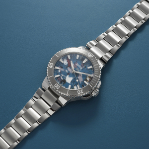 Oris Aquis Date Upcycle: un simbolo di sostenibilità e innovazione